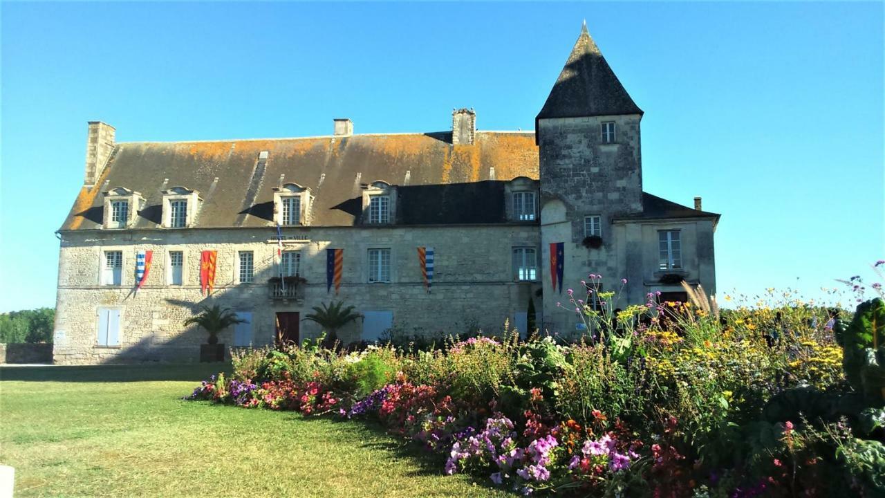 Les Gites Du Vigneron Et Cd'H Saint-Seurin-de-Palenne Esterno foto
