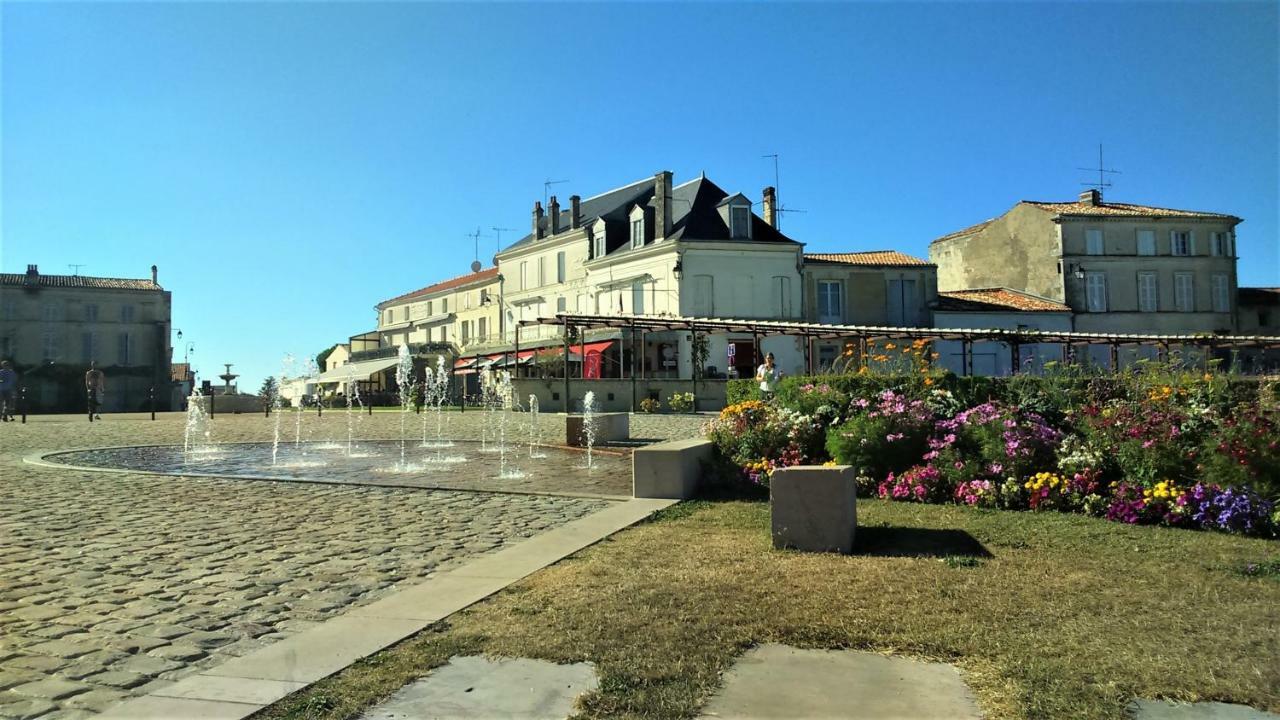 Les Gites Du Vigneron Et Cd'H Saint-Seurin-de-Palenne Esterno foto