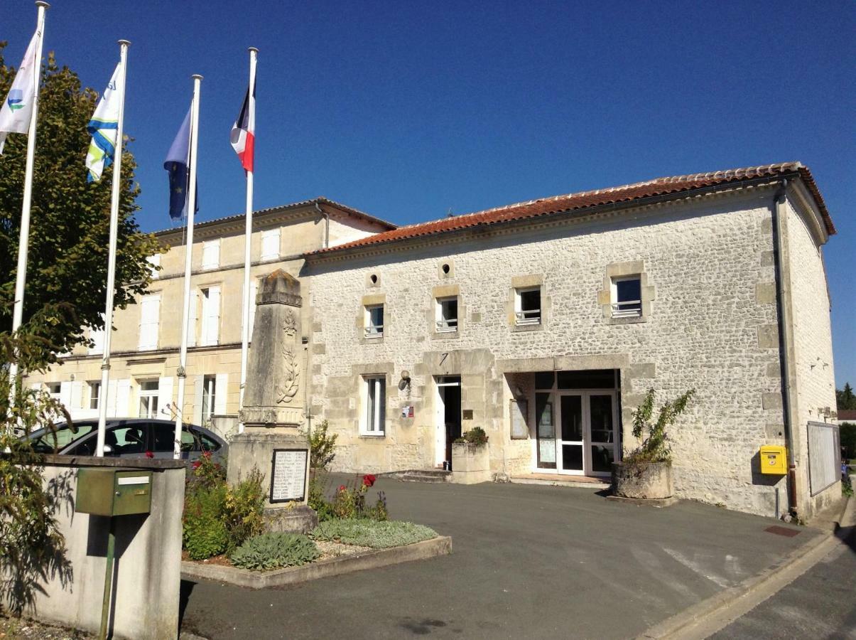 Les Gites Du Vigneron Et Cd'H Saint-Seurin-de-Palenne Esterno foto
