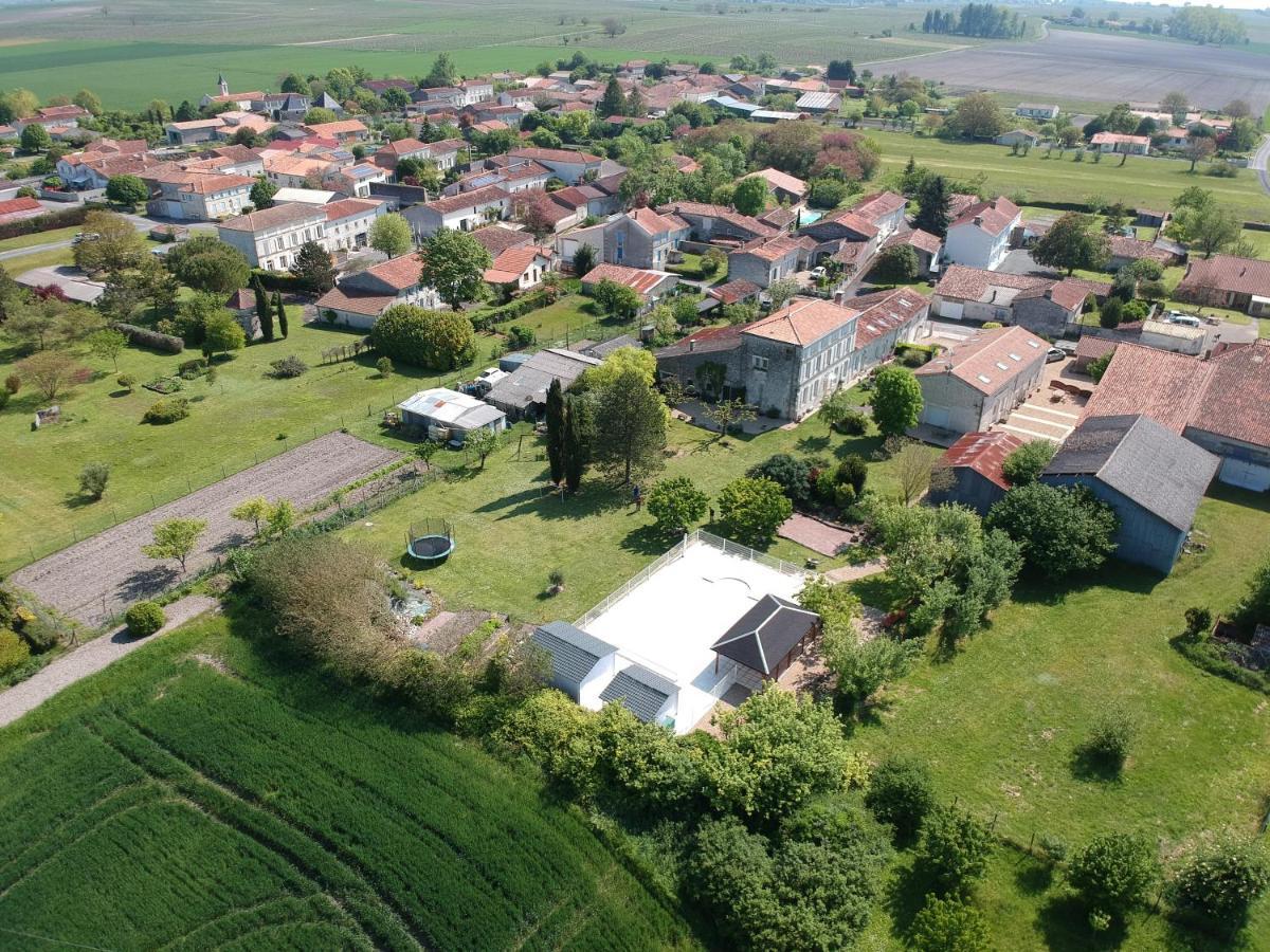 Les Gites Du Vigneron Et Cd'H Saint-Seurin-de-Palenne Esterno foto